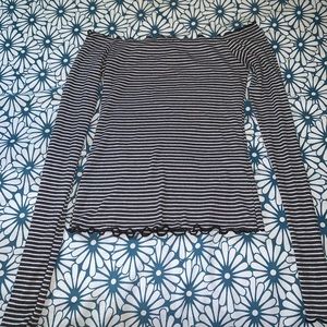 black and white cold shoulder Hollister top